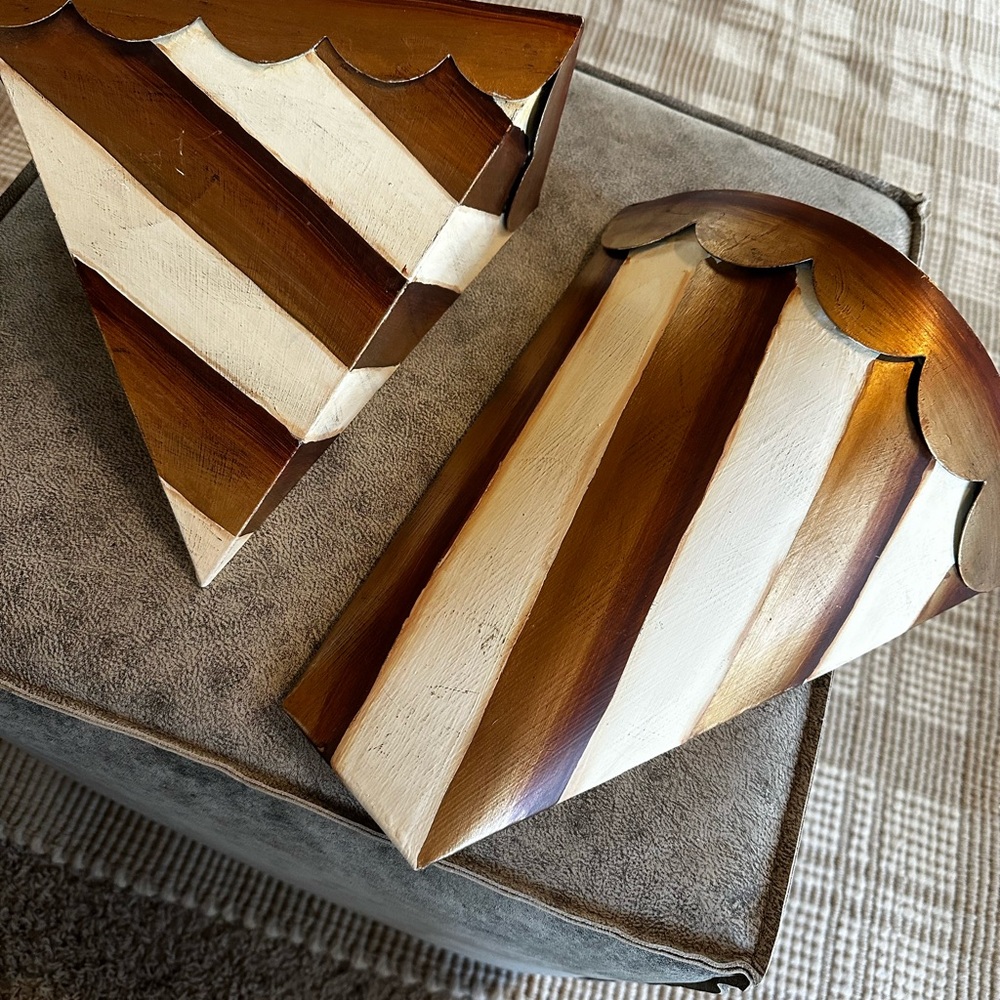 Southern Living At Home Brown and Cream Wall Accents